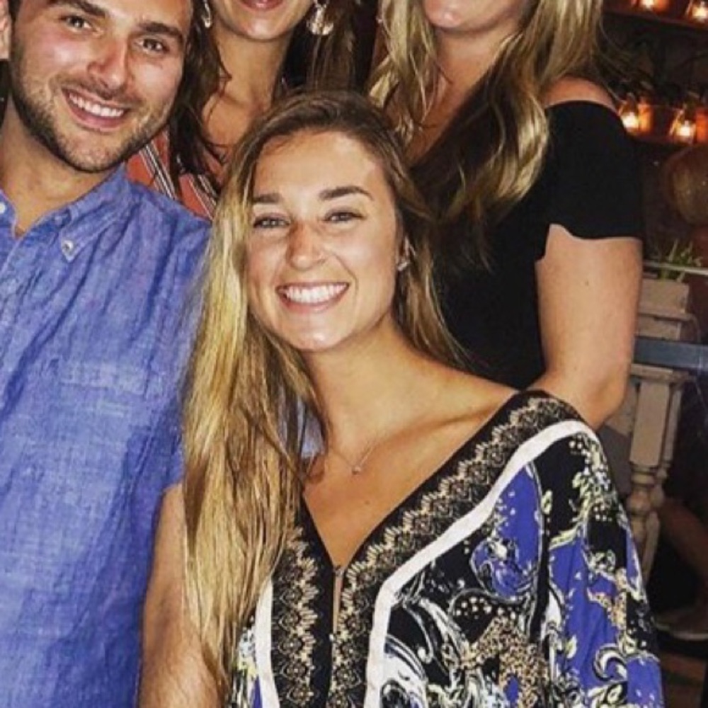 Meet your Posher, Antonia